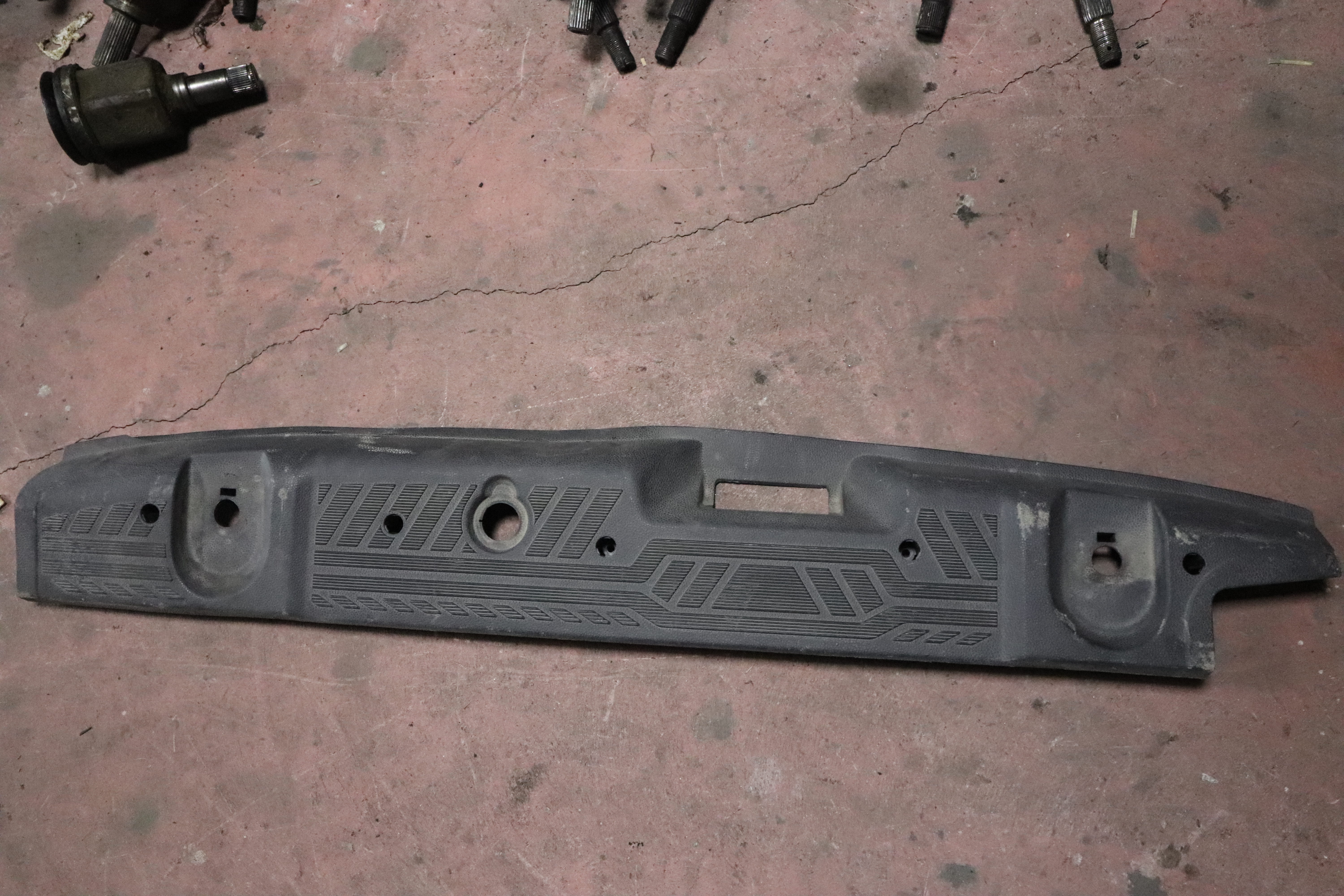 CUSTOM ARKA BASAMAK PLASTİĞİ