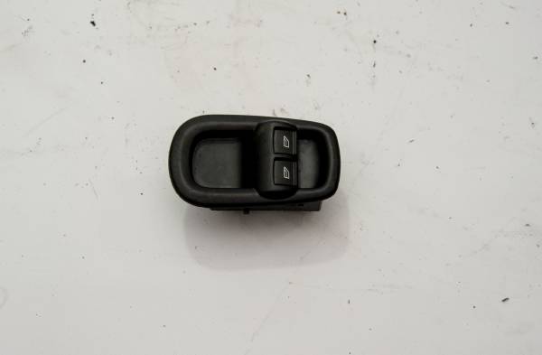 Ford Transit 363 Cam Düğmesi Çıkma