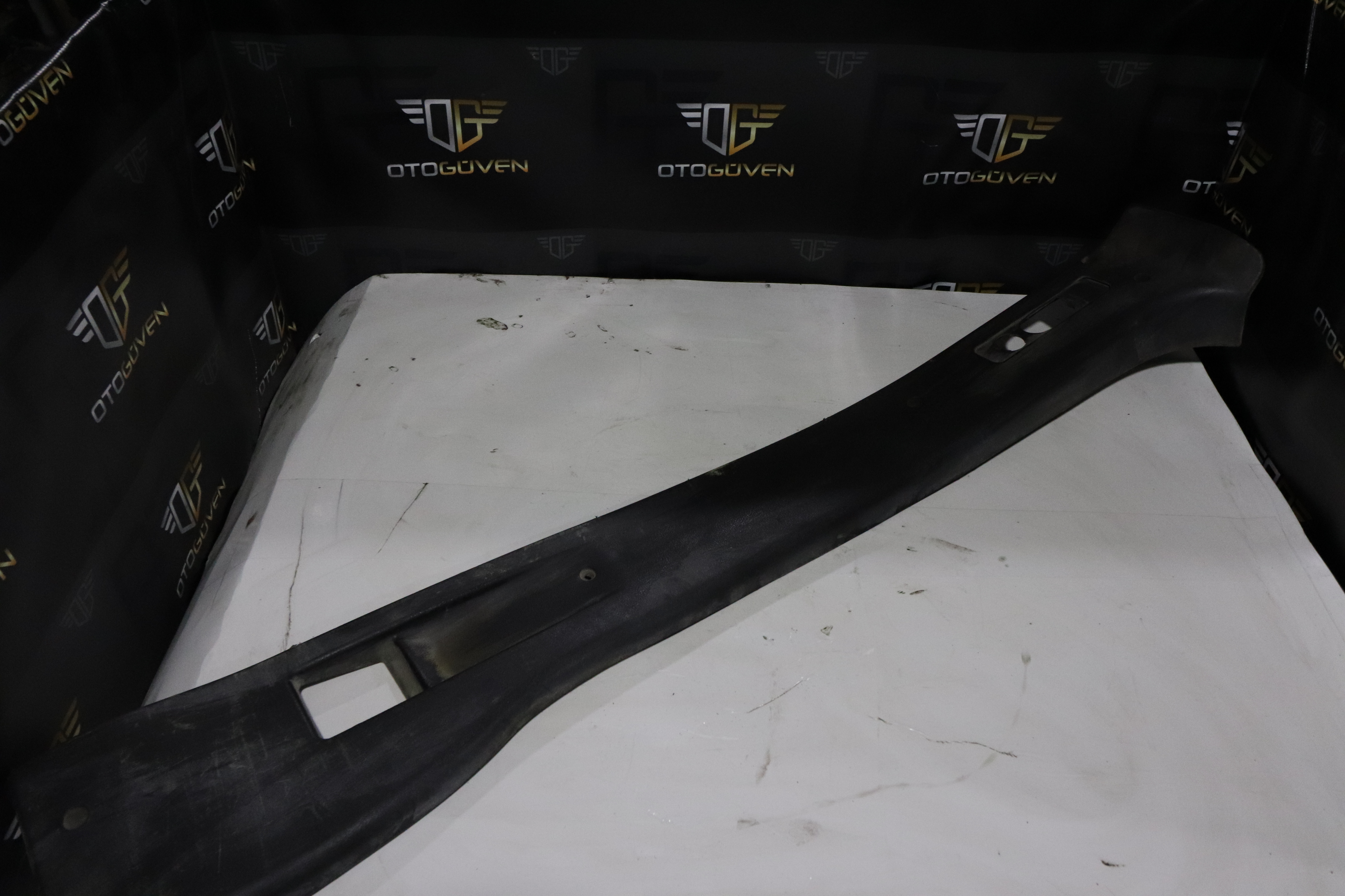 TRANSİT V184 İÇ DİREK PLASTİĞİ