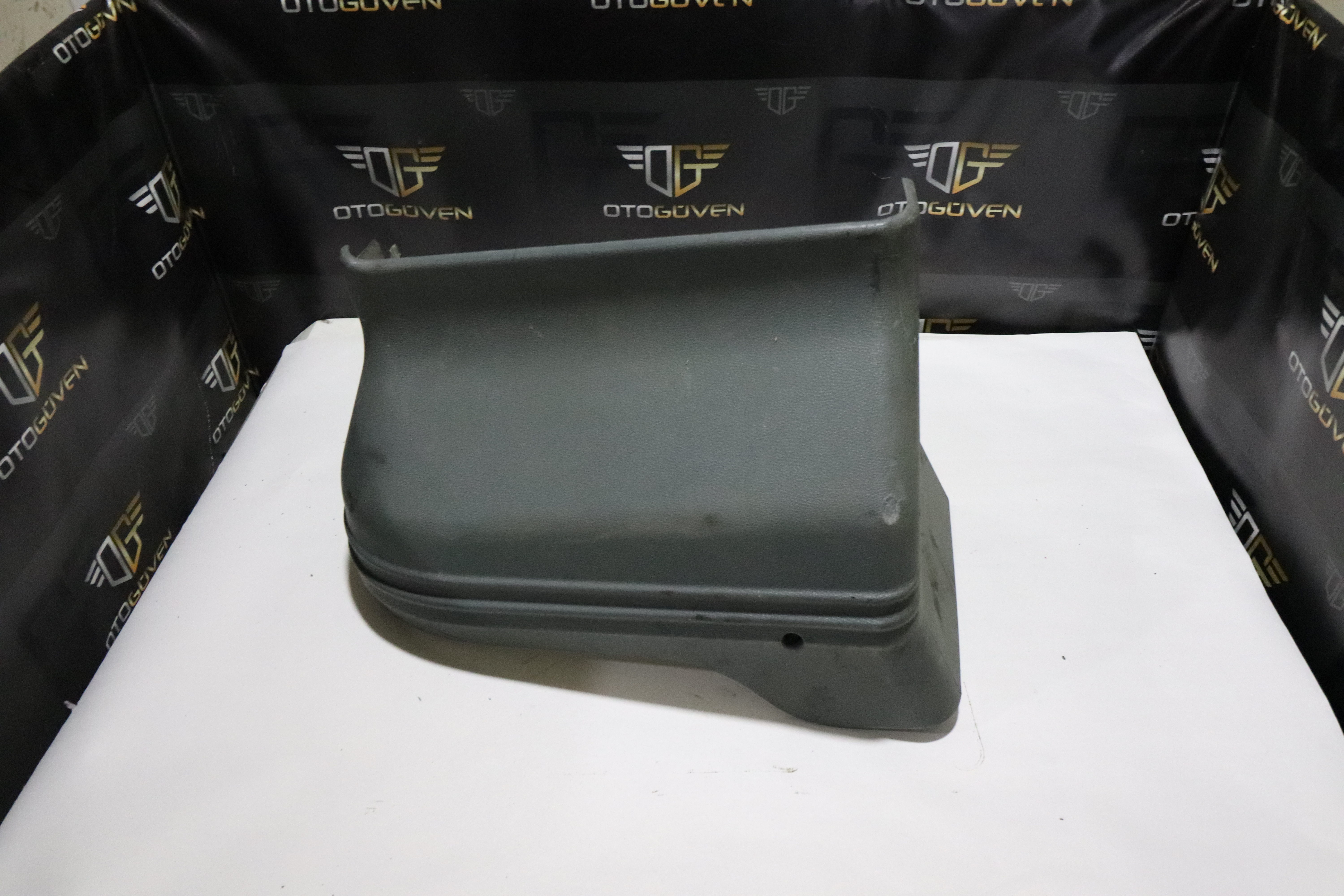 TRANSİT V184 KOLTUK PLASTİĞİ (2)