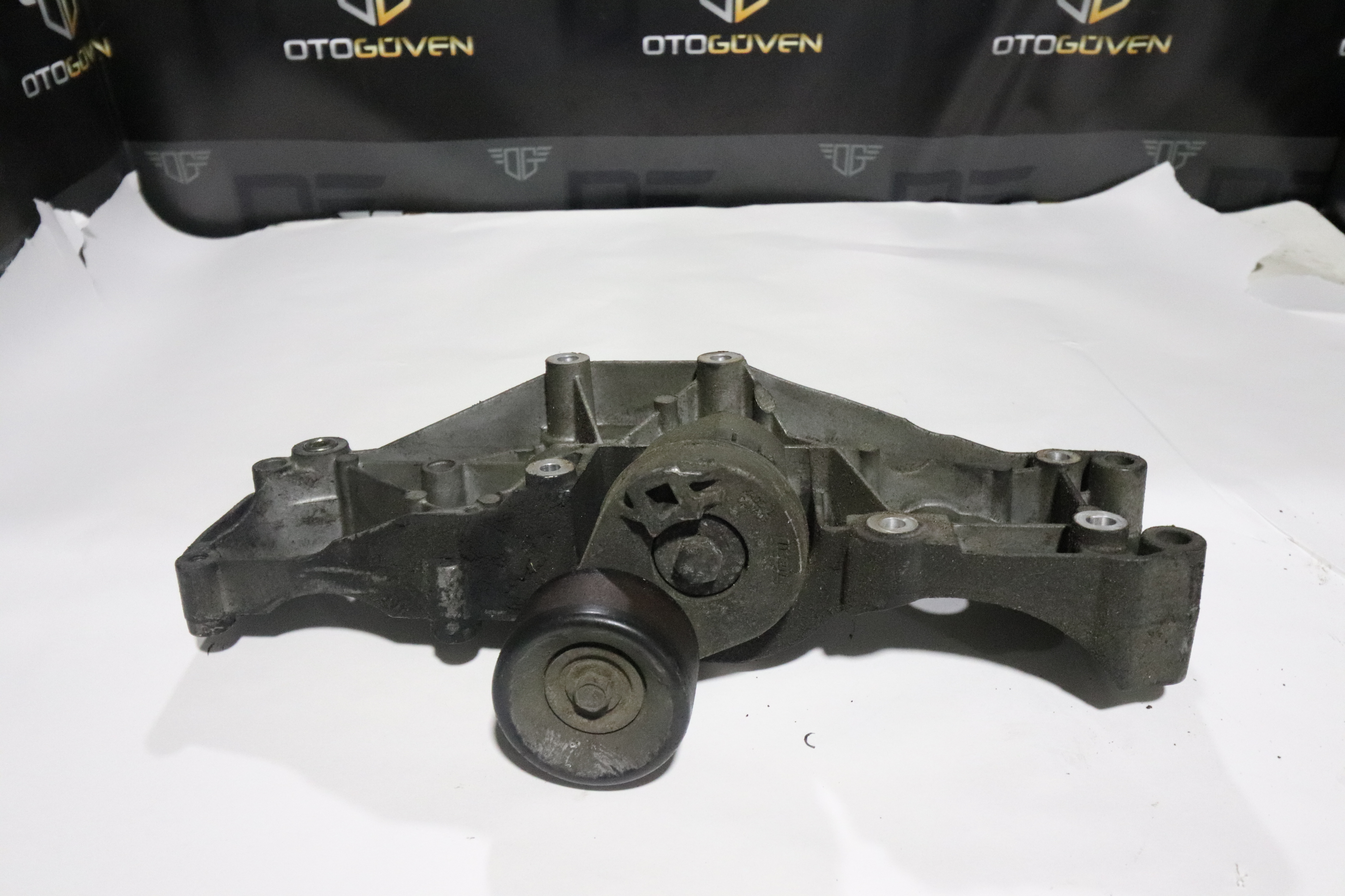 TRANSİT V184 ŞARJ DİNAMOSU AYAĞI (2)