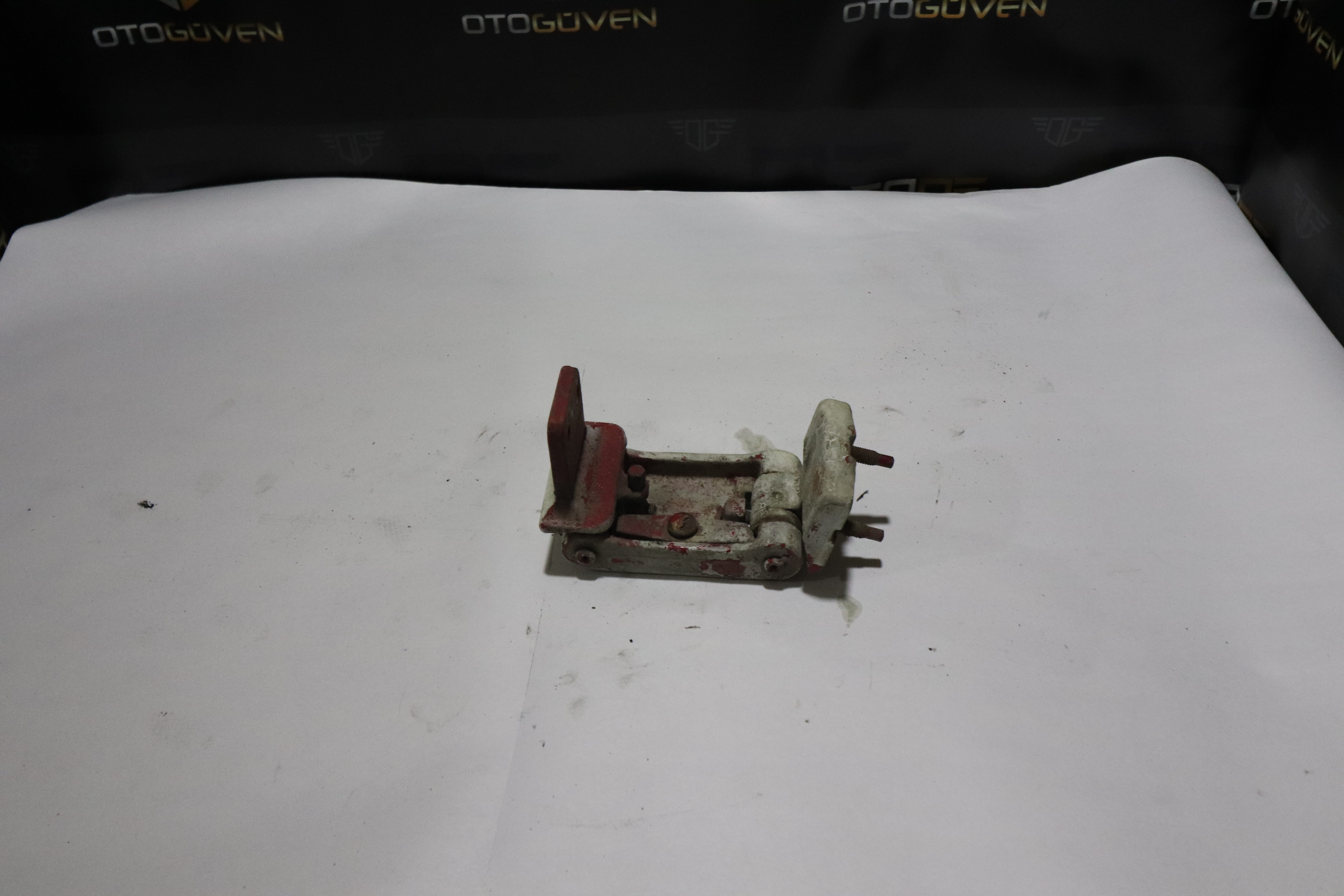 TRANSİT V347 ARKA KAPI MENTEŞESİ KOMPLE AÇIK