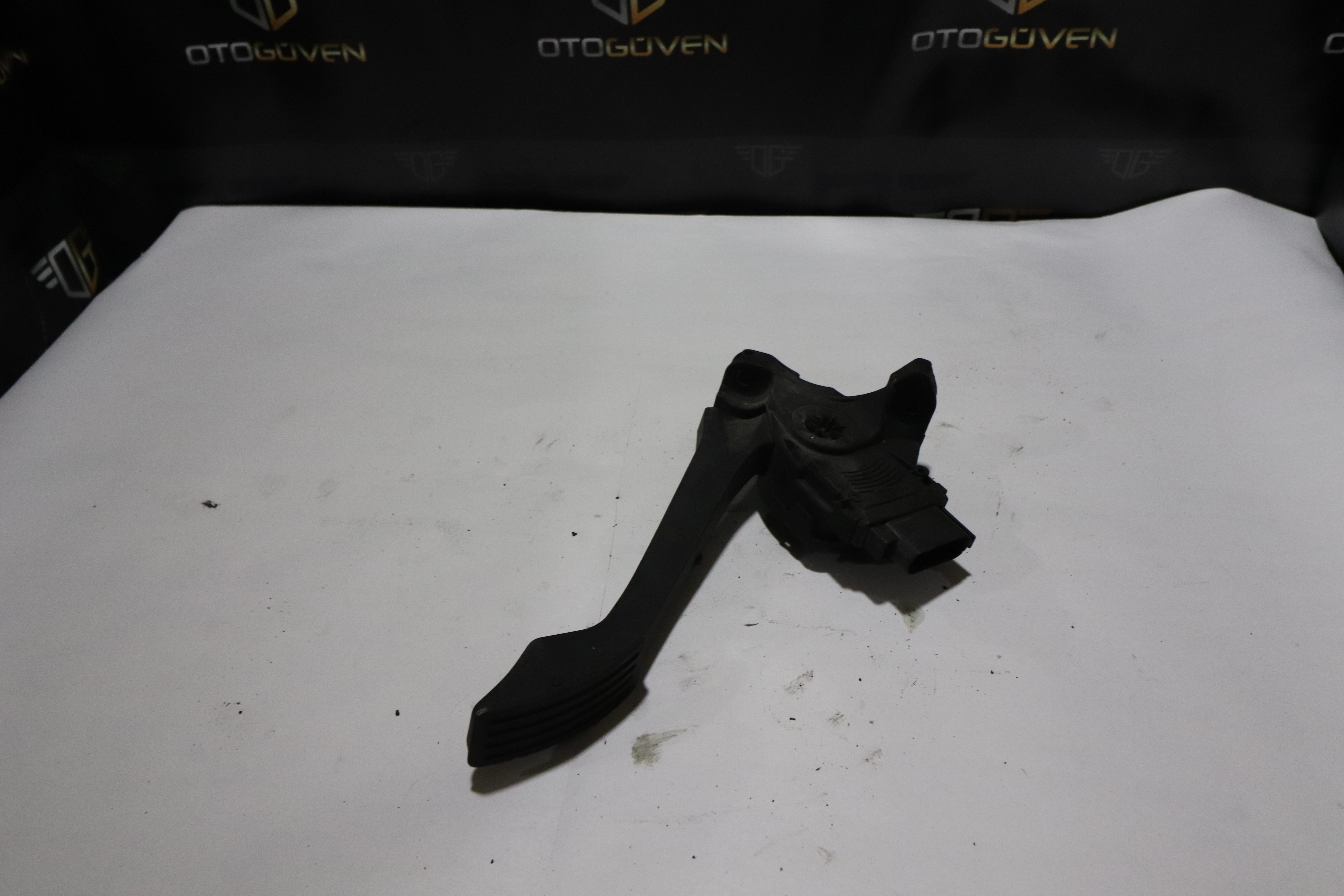 TRANSİT V347 GAZ PEDALI