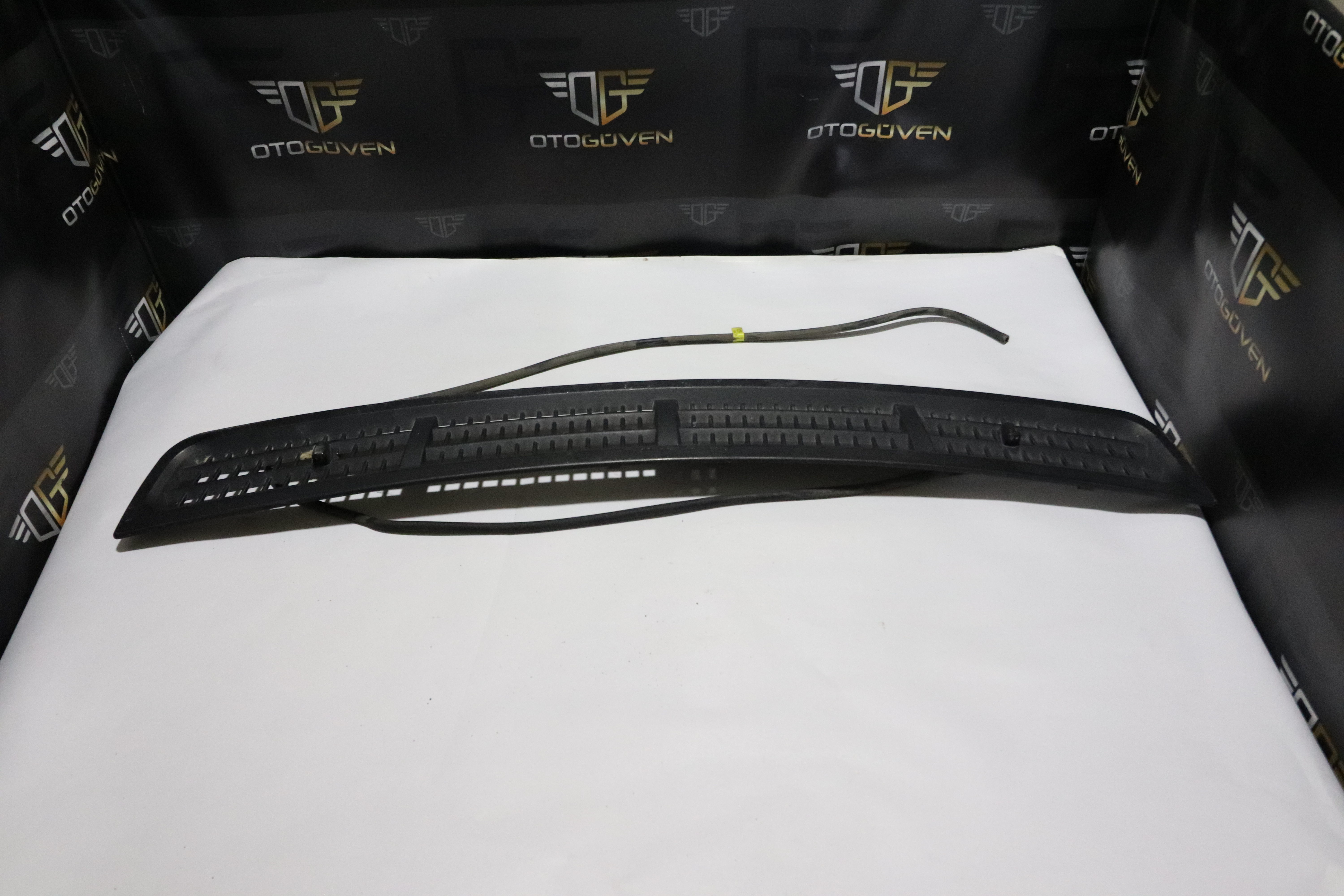 TRANSİT V347 KAPUT IZGARASI