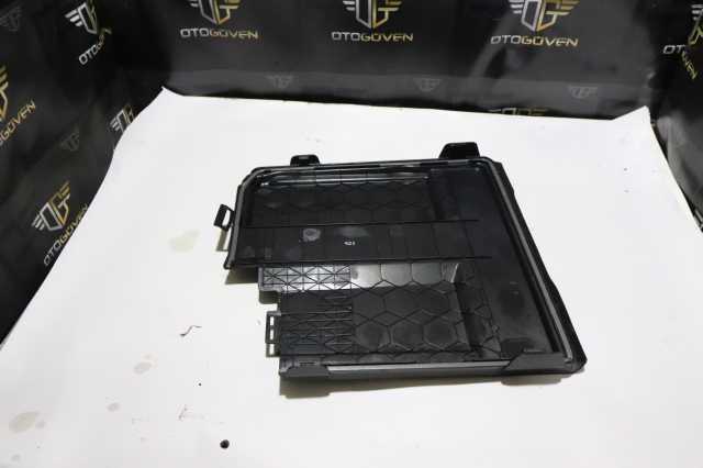 TRANSİT V363 AKÜ ÜST PLASTİĞİ